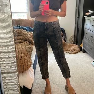 Acid wash black crop jeans